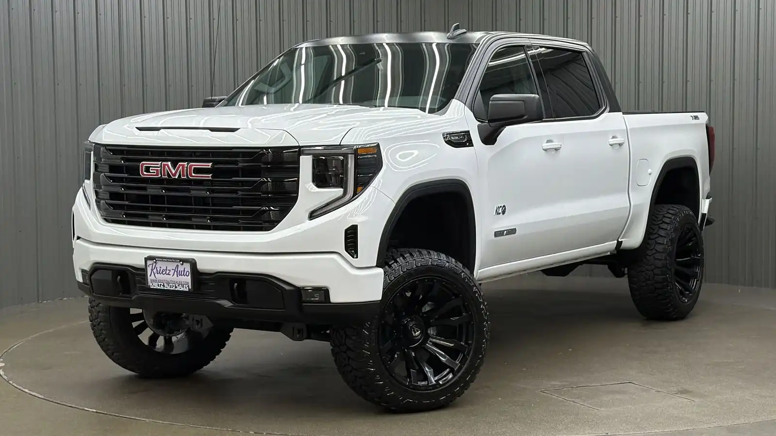 2026 GMC Sierra 4WD Crew Cab Standard Box Elevation's photo