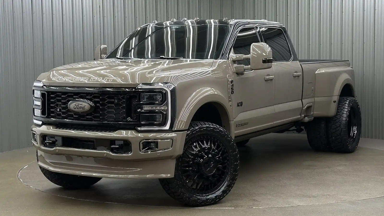 2026 Ford F-450 Platinum 4x4 Crew Cab 8' Box DRW's photo