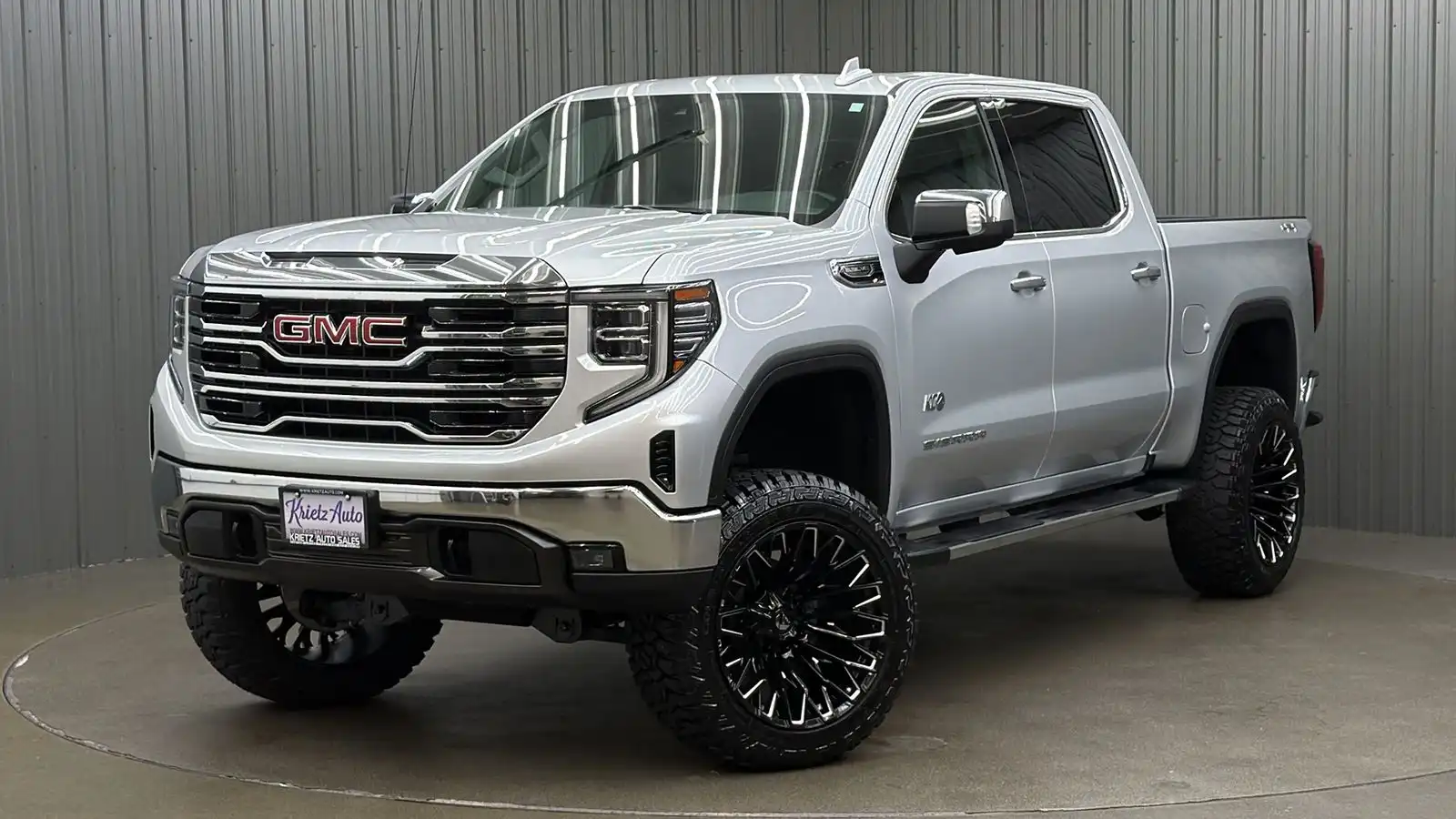 2022 GMC Sierra 4WD Crew Cab Short Box SLT's photo