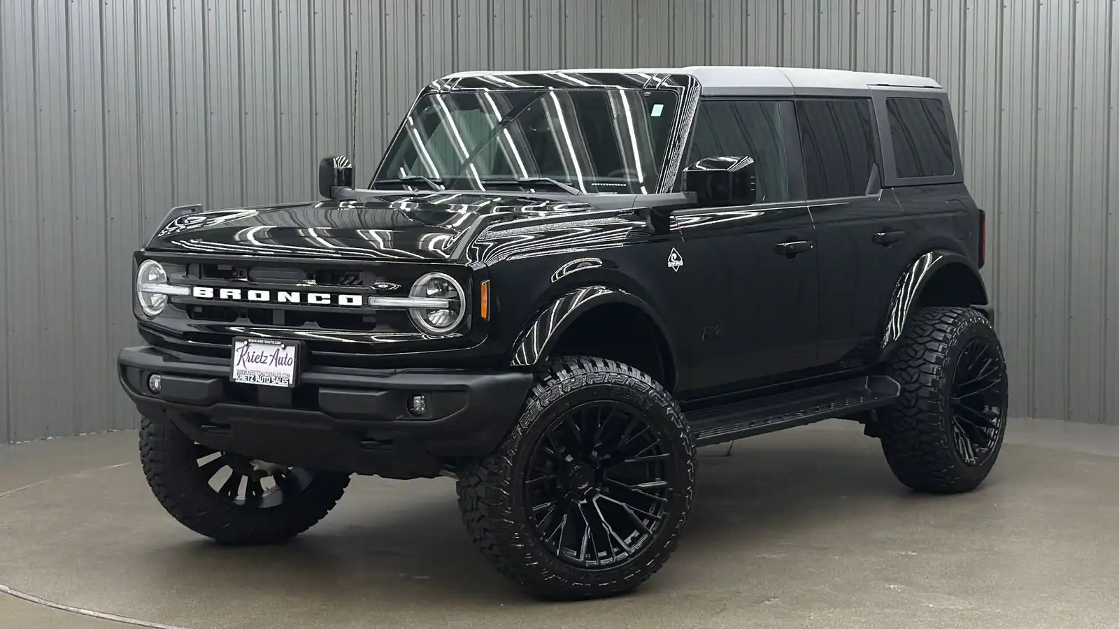2025 Ford Bronco Outer Banks 4WD 4-door's photo