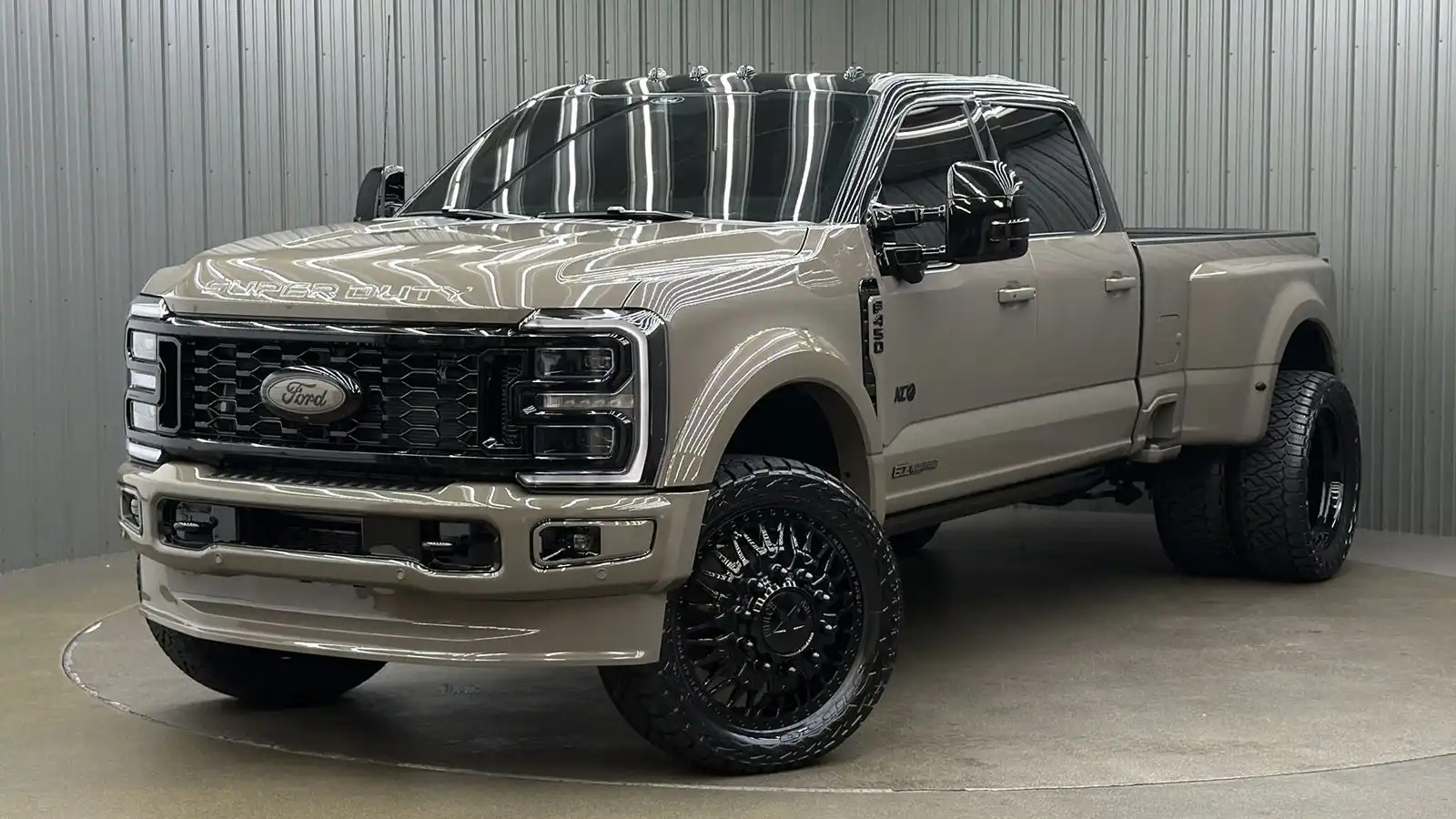 2026 Ford F-450 Platinum 4x4 Crew Cab 8' Box DRW's photo