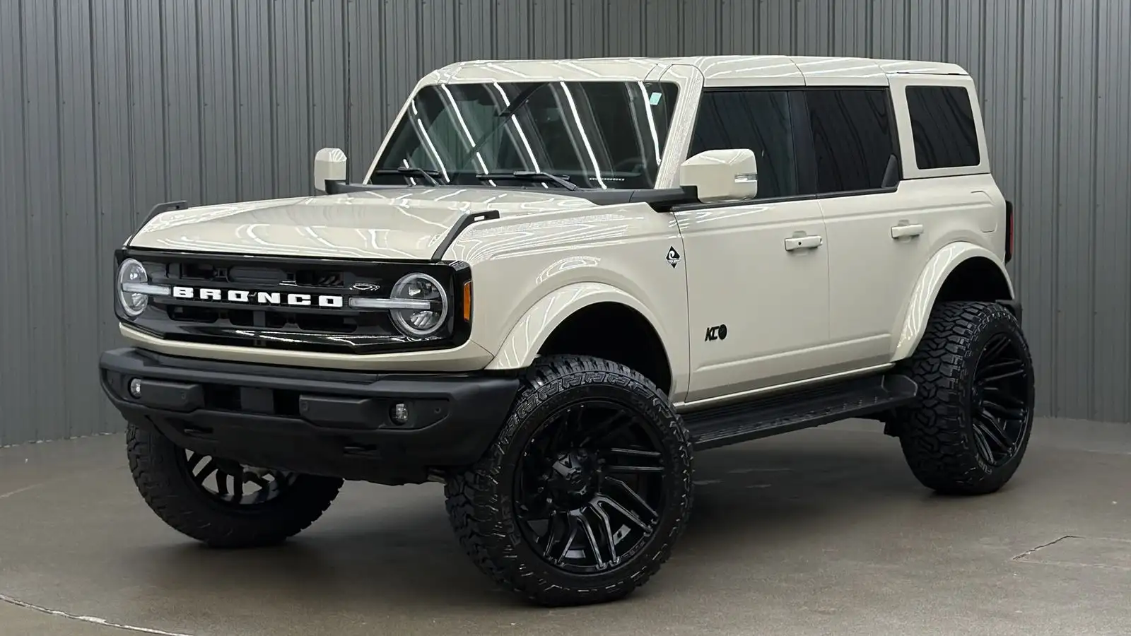 2025 Ford Bronco Outer Banks 4x4's photo