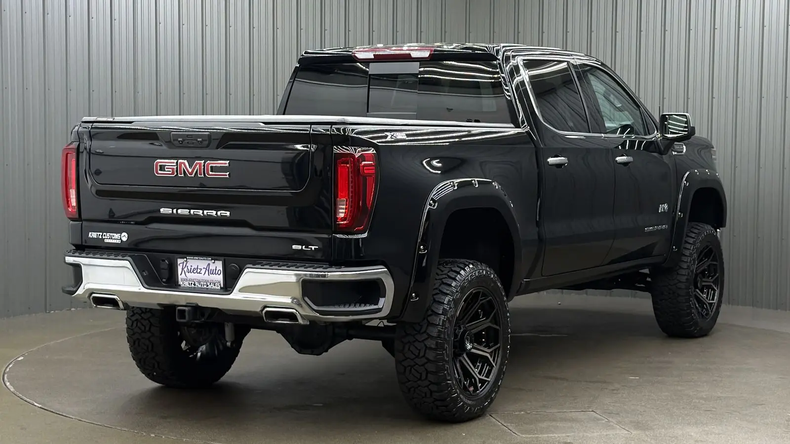 2024 GMC Sierra 4WD Crew Cab Short Box SLT photo 5
