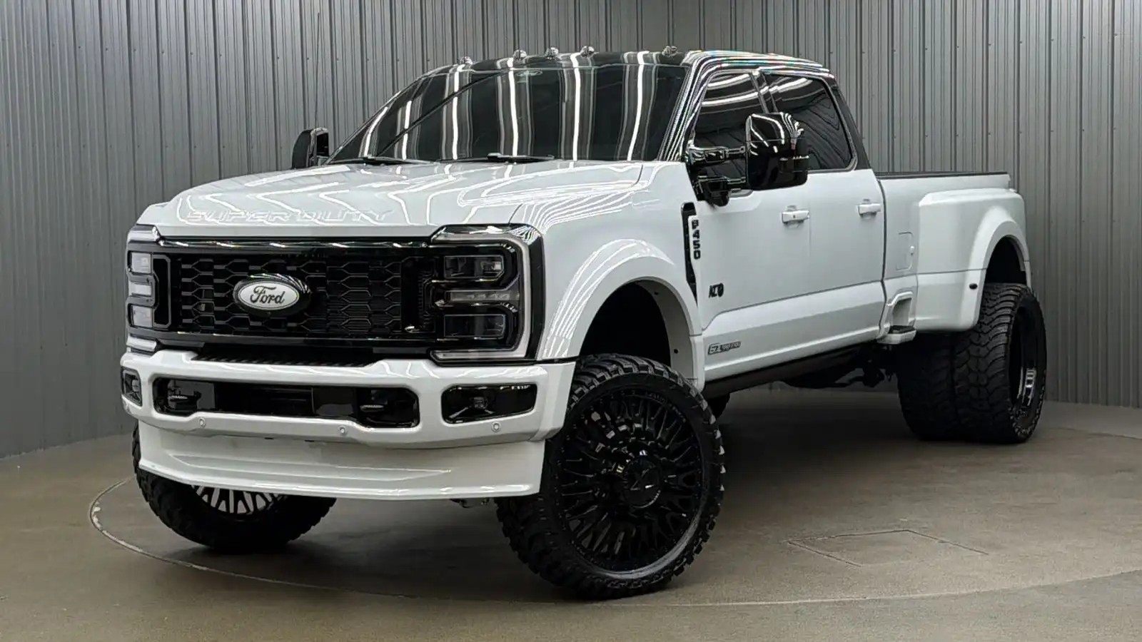 2026 Ford F-450 Platinum 4x4 Crew Cab 8' Box DRW's photo