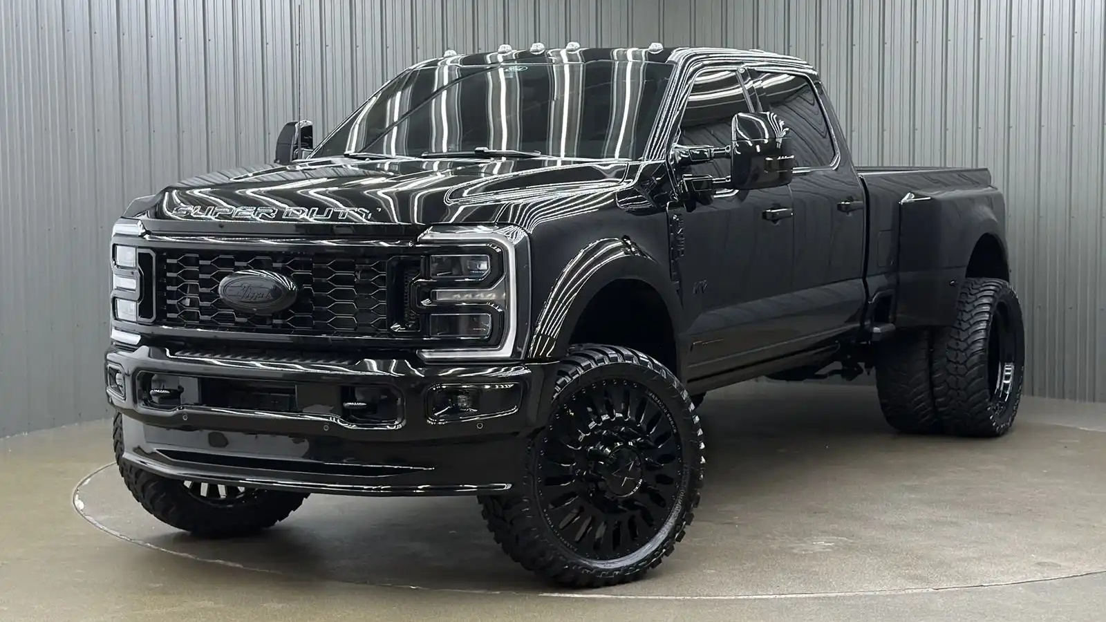 2026 Ford F-450 Platinum 4x4 Crew Cab 8' Box DRW's photo