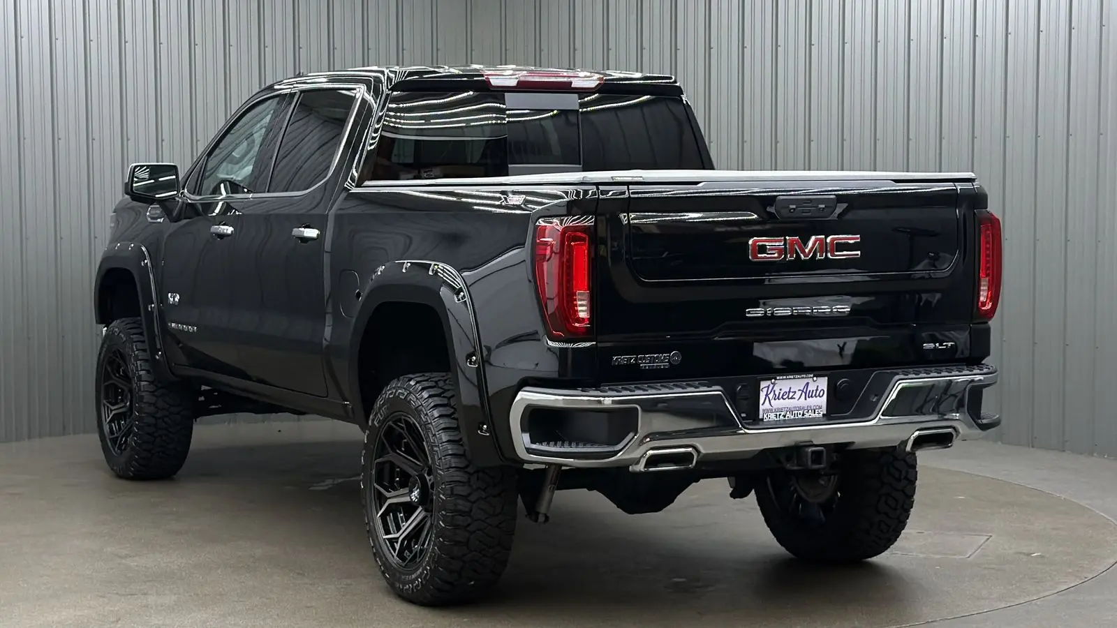2024 GMC Sierra 4WD Crew Cab Short Box SLT photo 3