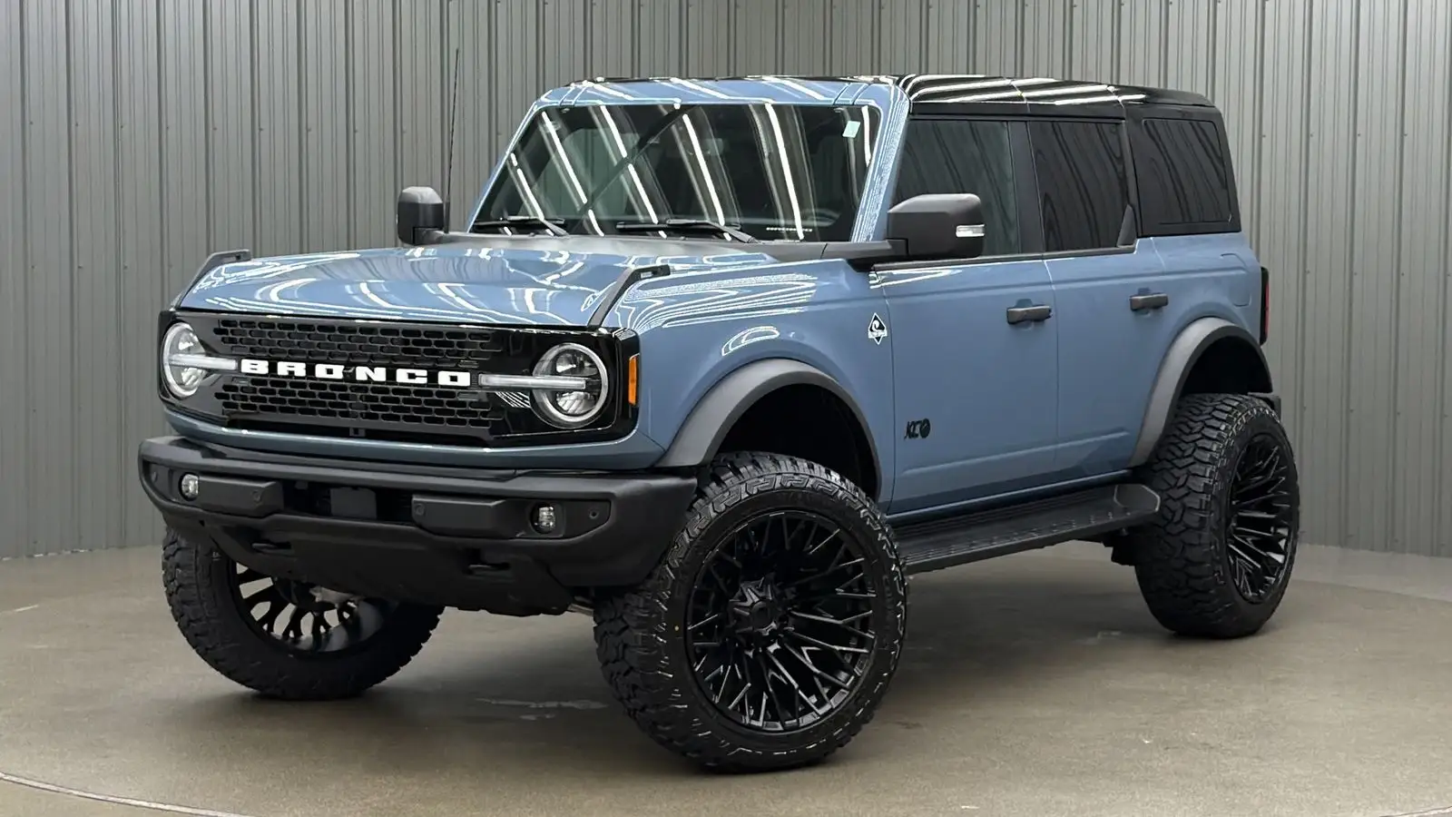 2025 Ford Bronco Outer Banks 4WD photo 1