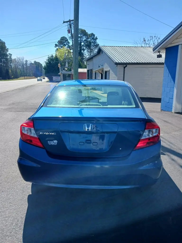 2012 Honda Civic LX Auto photo 4