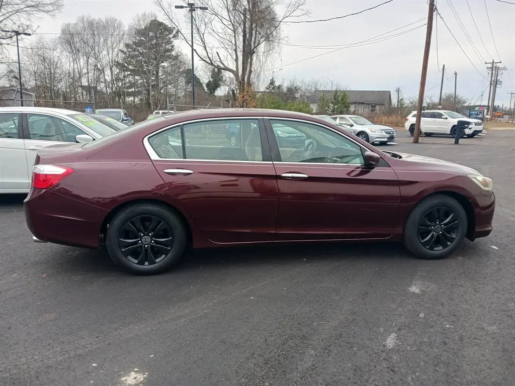 2013 Honda Accord LX Auto photo 3