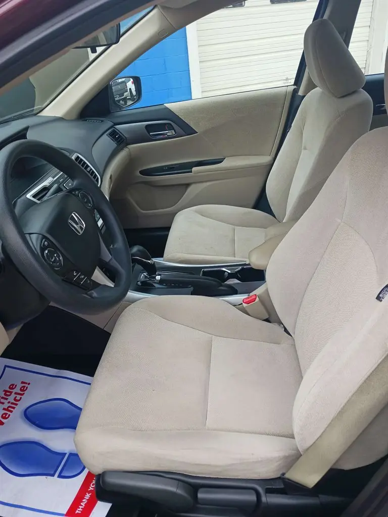 2013 Honda Accord LX Auto photo 5