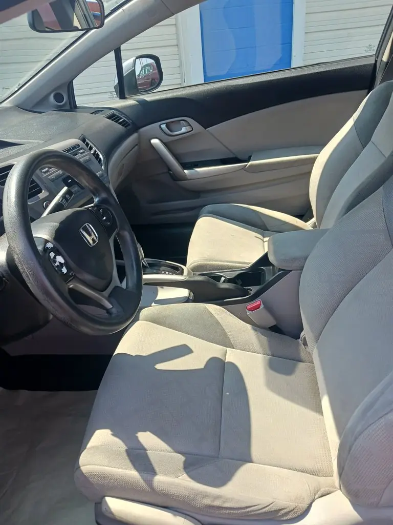 2012 Honda Civic LX Auto photo 5