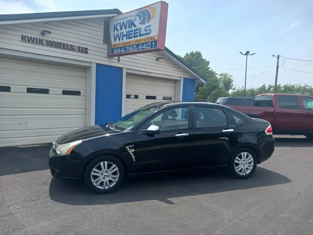 2009 Ford Focus SEL photo 1