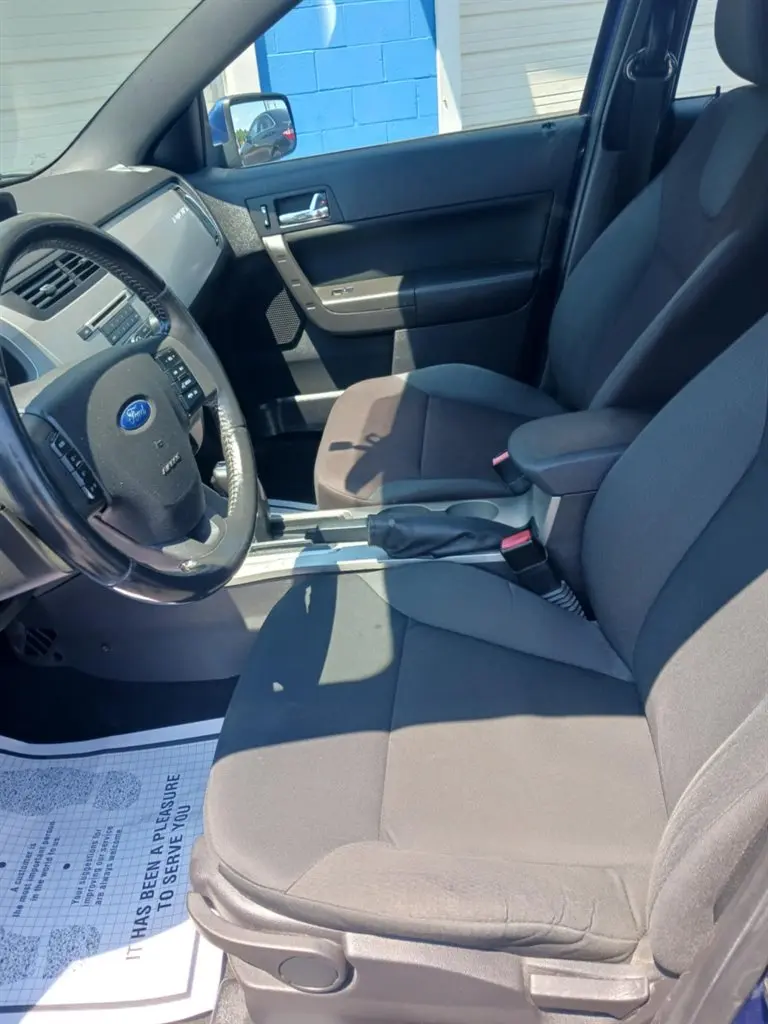 2009 Ford Focus SES photo 5