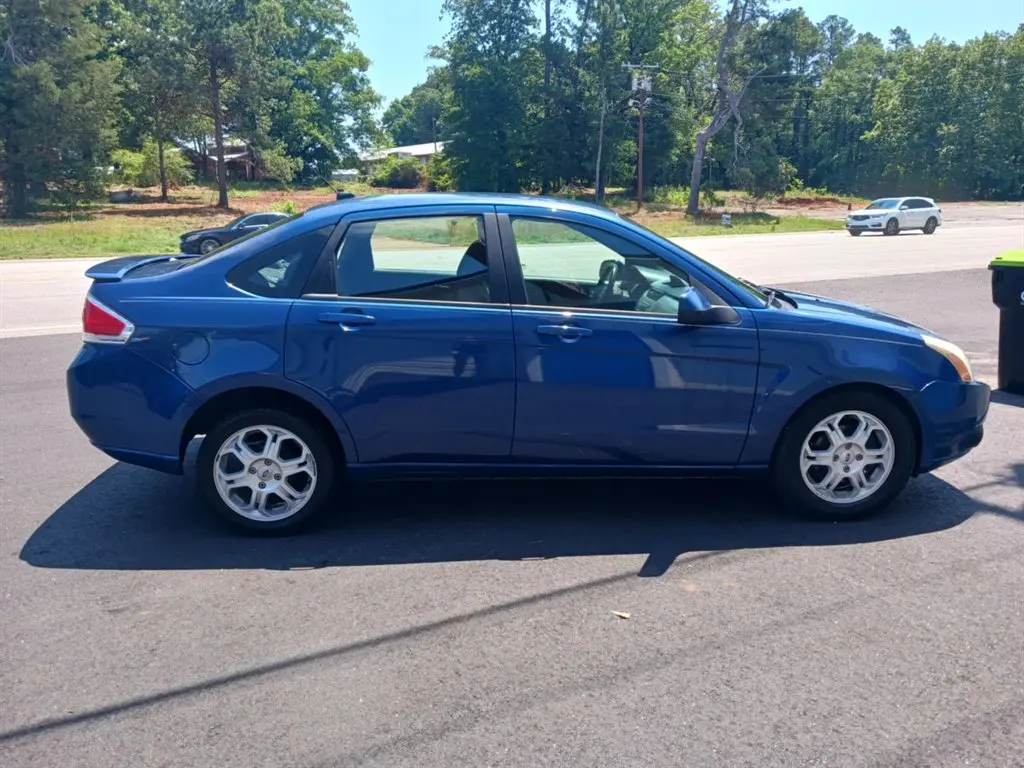 2009 Ford Focus SES photo 3