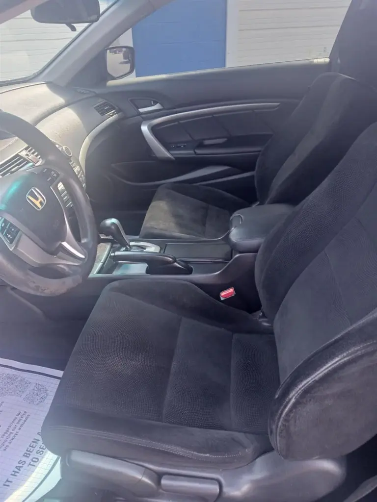 2010 Honda Accord EX Auto photo 5