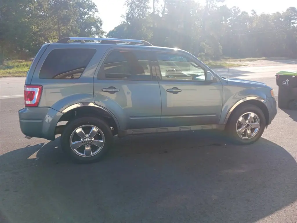 2011 Ford Escape Limited 4WD photo 3