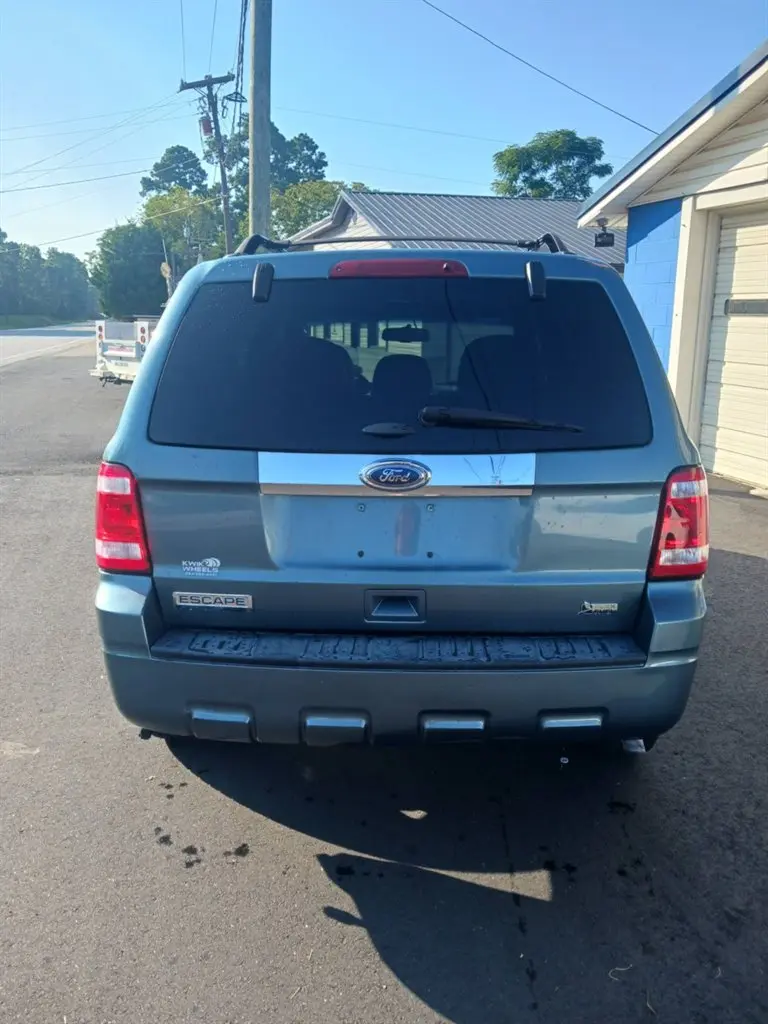 2011 Ford Escape Limited 4WD photo 4