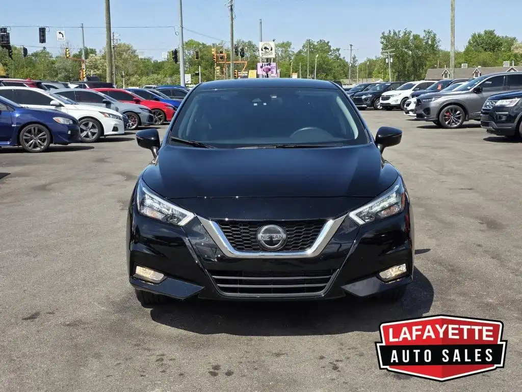 2021 Nissan Versa 1.6 SR CVT's photo