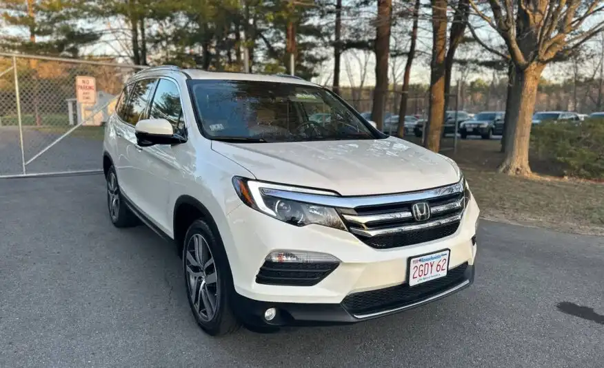 2017 Honda Pilot 4WD Touring's photo