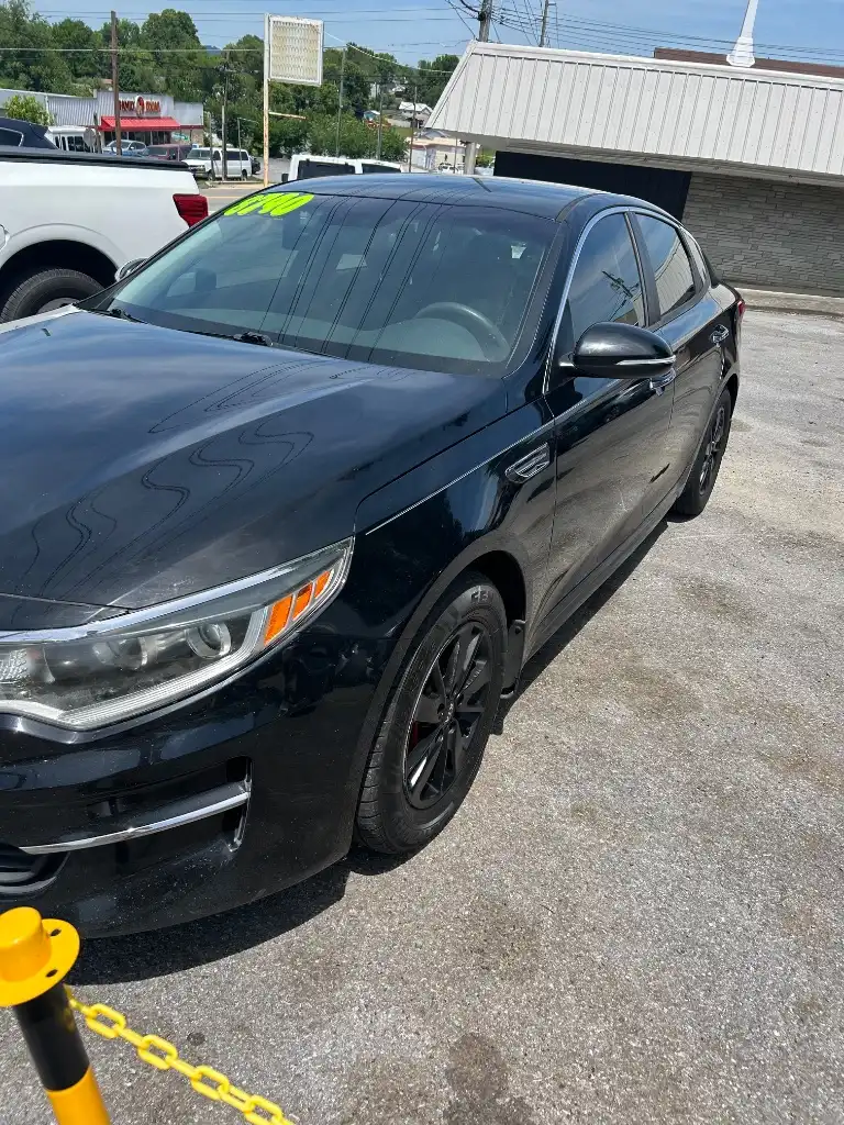 2016 Kia Optima LX Auto's photo