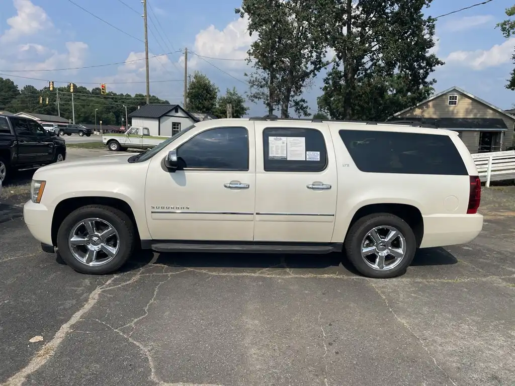 2013 Chevrolet Suburban 2WD 1500 LTZ's photo