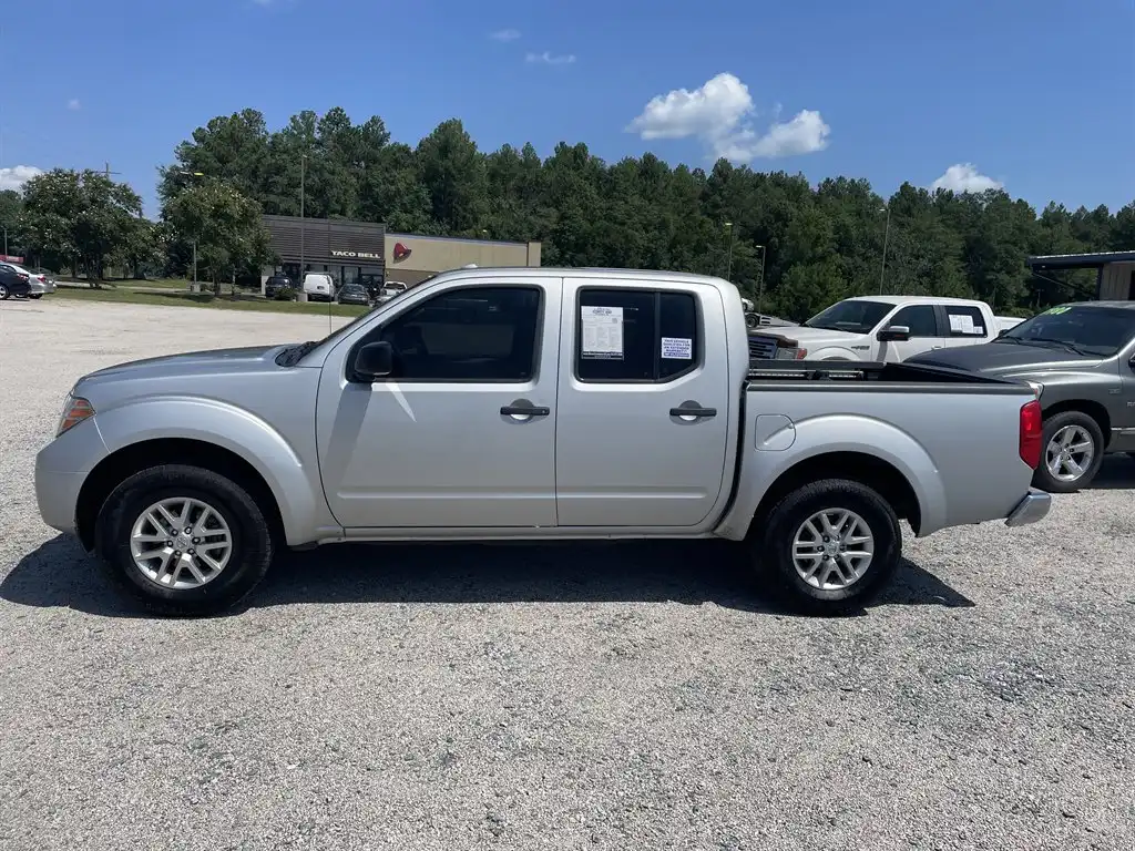 2016 Nissan Frontier 4.0 SV Crew Cab 4X4 AT SWB's photo