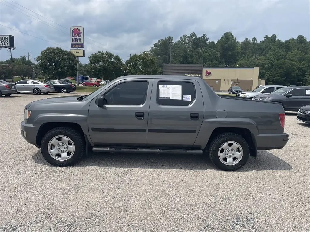 2010 Honda Ridgeline RT photo 1