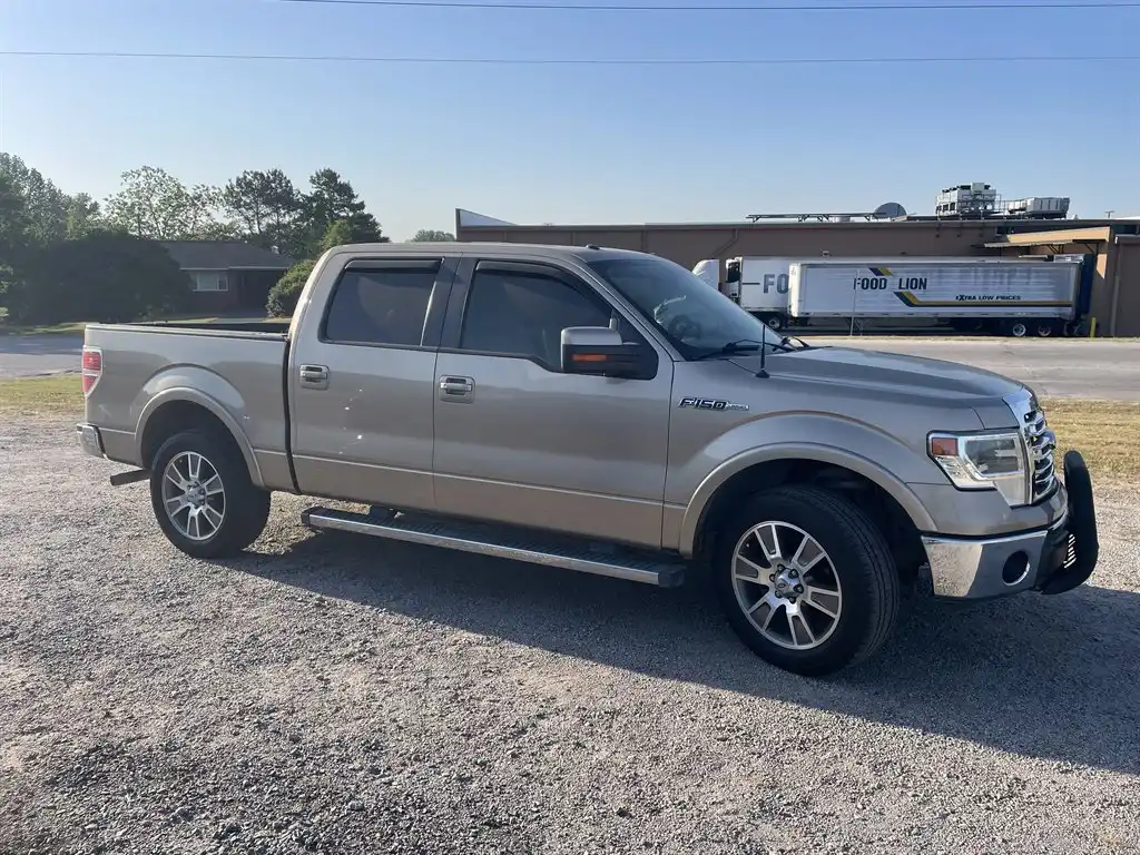 2014 Ford F-150 Lariat SuperCrew 145-in's photo