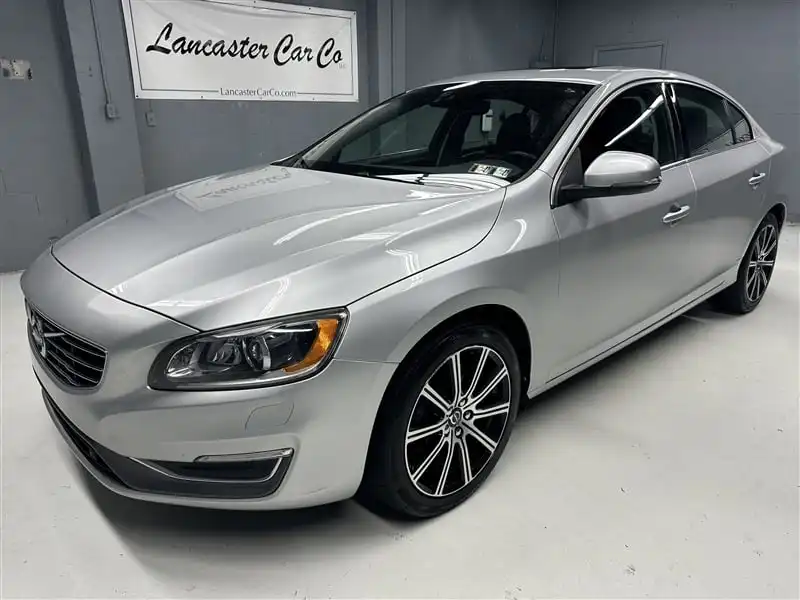 2018 Volvo S60 T5 Inscription Platinum's photo