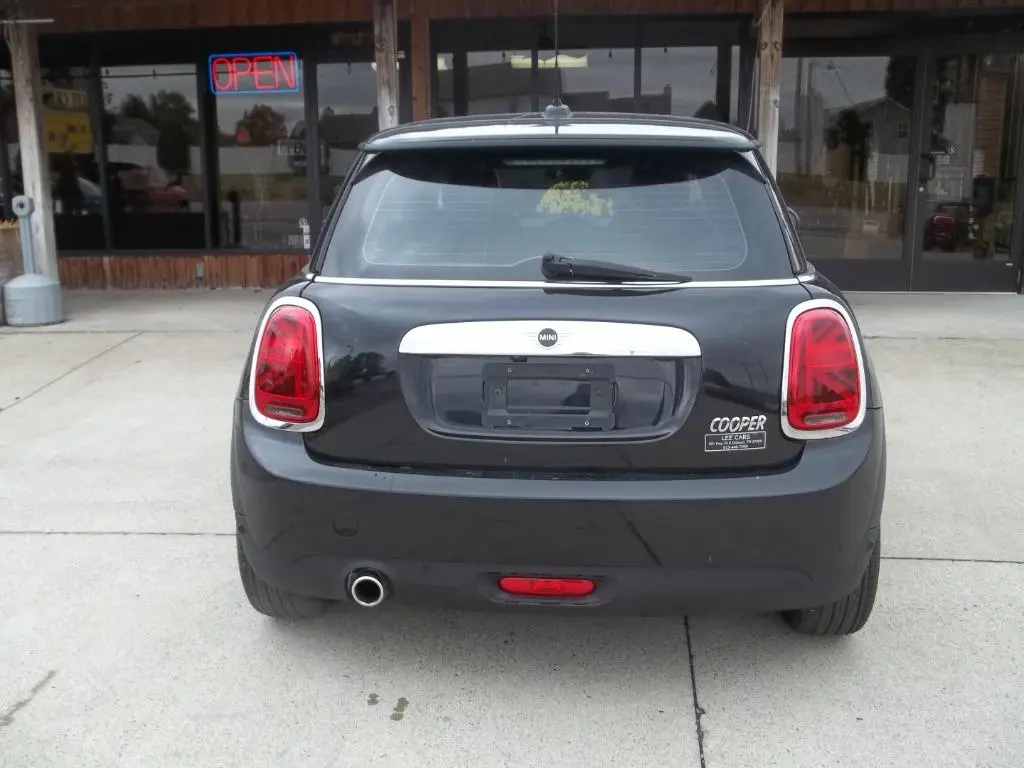 2021 MINI Hardtop Cooper photo 5