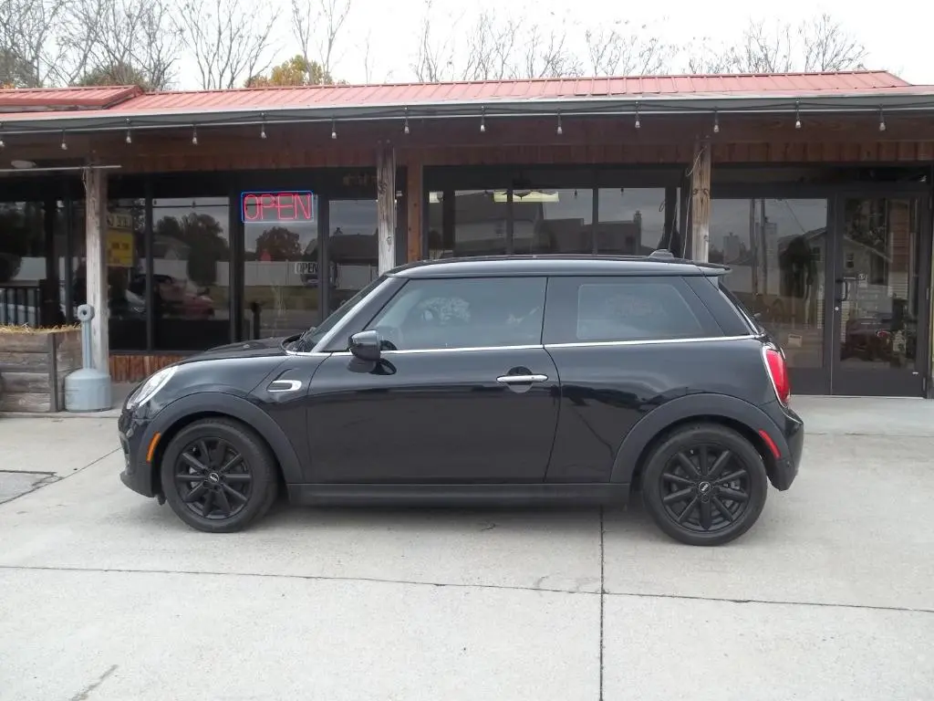 2021 MINI Hardtop Cooper photo 3