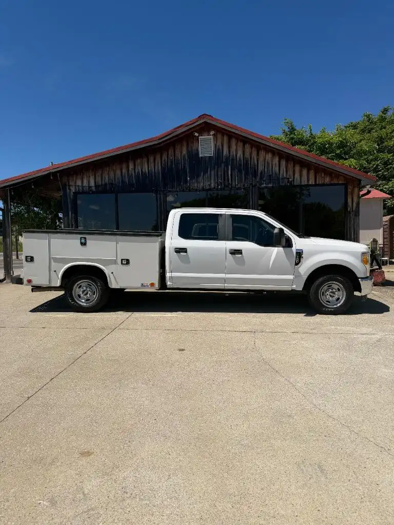 2017 Ford F-250 XL Crew Cab 8' Box's photo