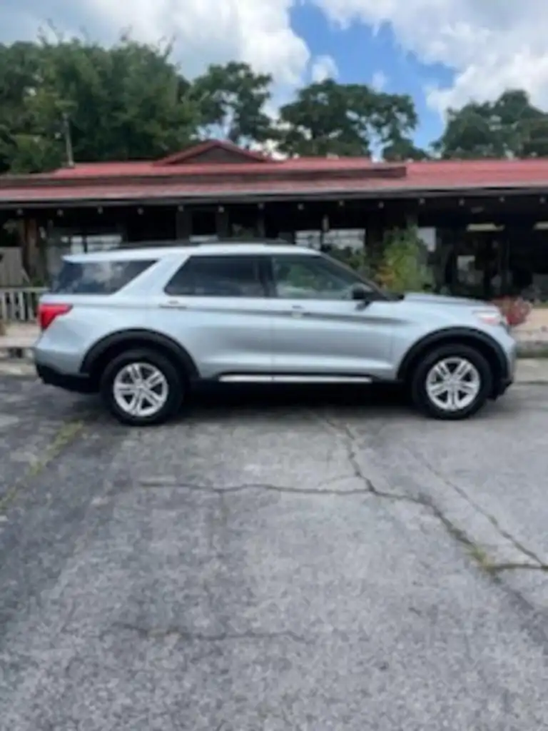 2020 Ford Explorer XLT 4WD's photo