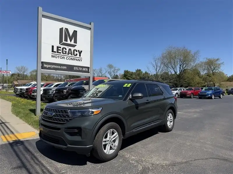 2022 Ford Explorer XLT 4WD's photo