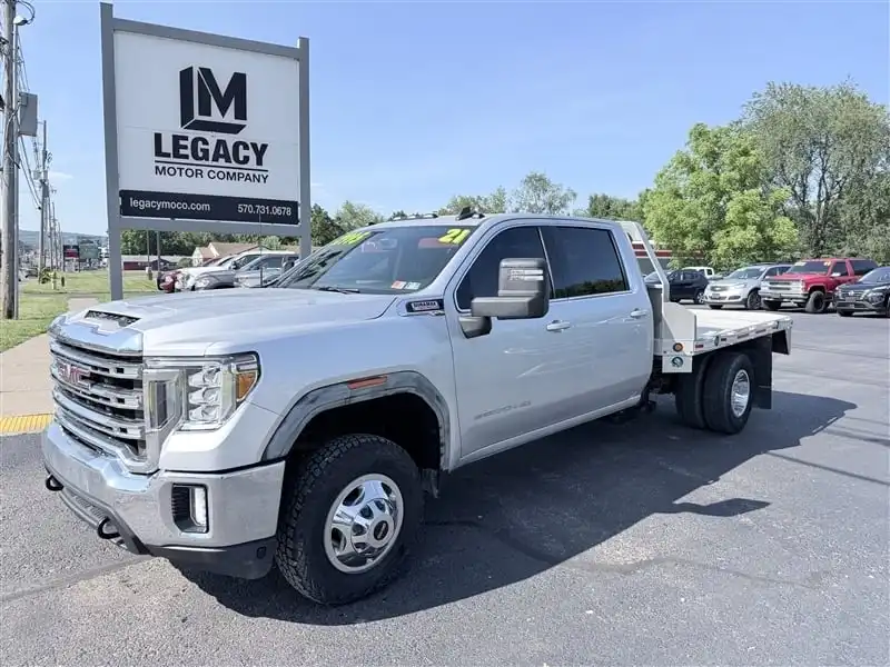 2021 GMC Sierra 4WD Crew Cab Chassis SLE's photo