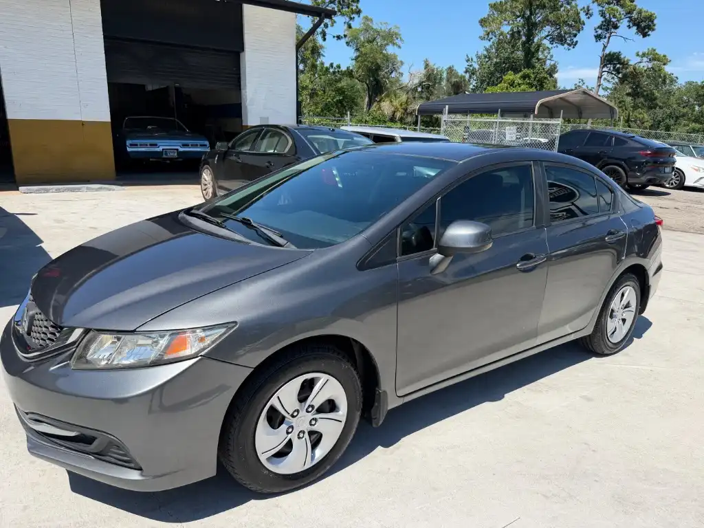 2013 Honda Civic LX Auto's photo
