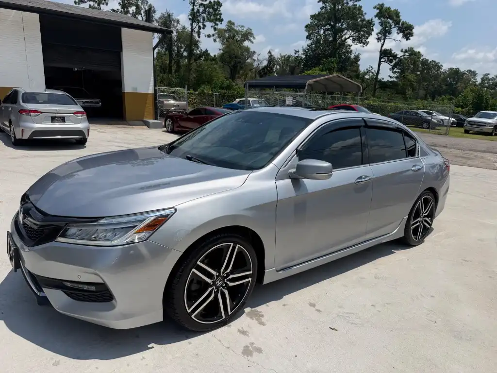 2016 Honda Accord Touring Auto's photo