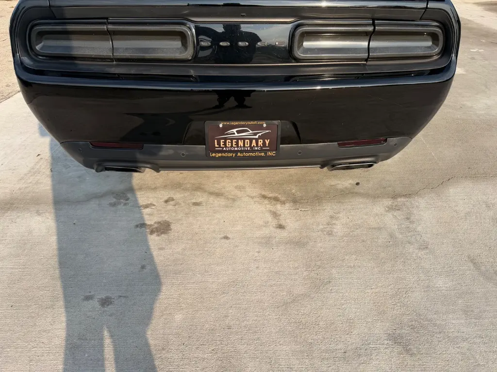 2018 Dodge Challenger R/T Plus photo 5