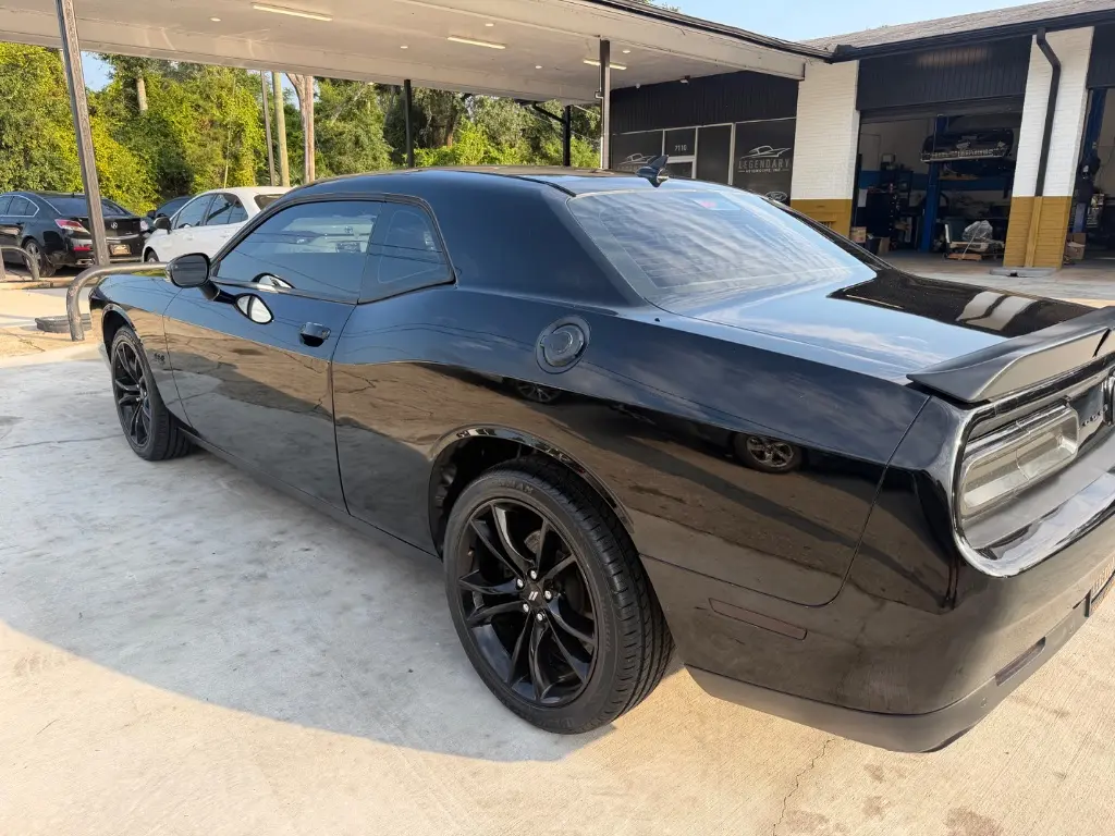 2018 Dodge Challenger R/T Plus photo 3