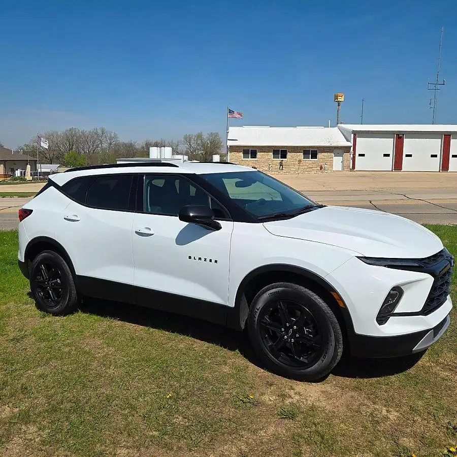 2023 Chevrolet Blazer 2.0T 2LT AWD's photo