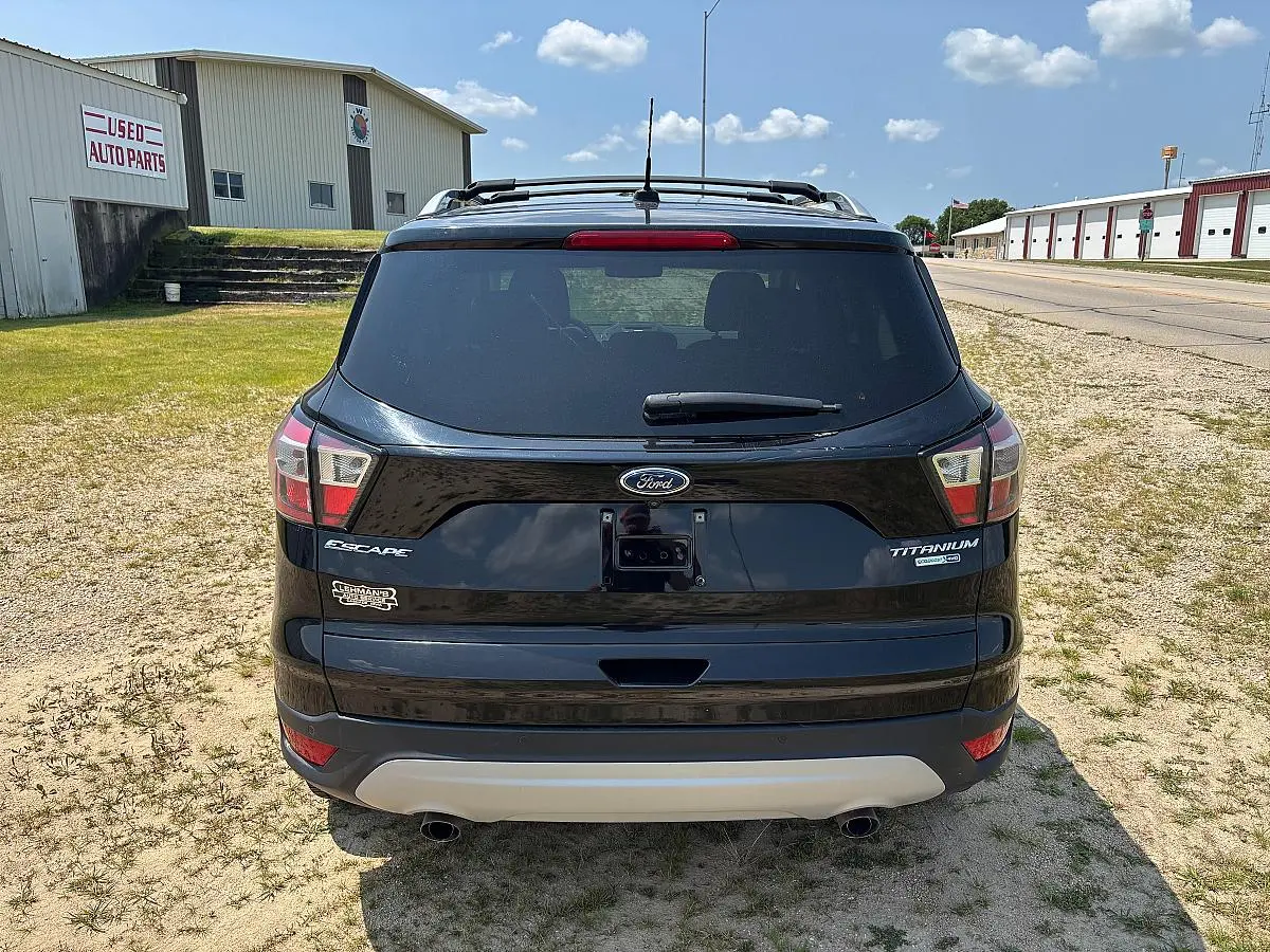 2017 Ford Escape Titanium 4WD photo 4
