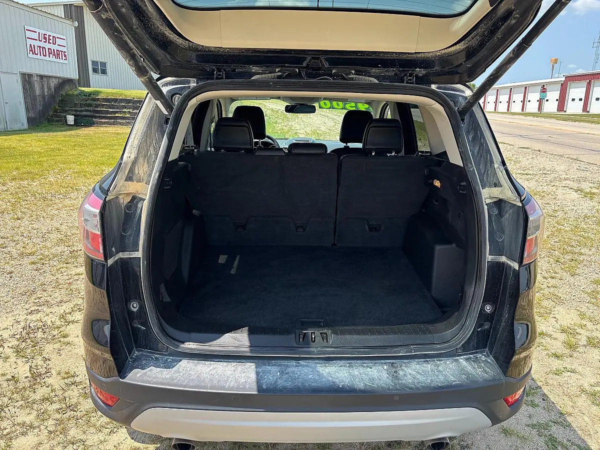 2017 Ford Escape Titanium 4WD photo 5