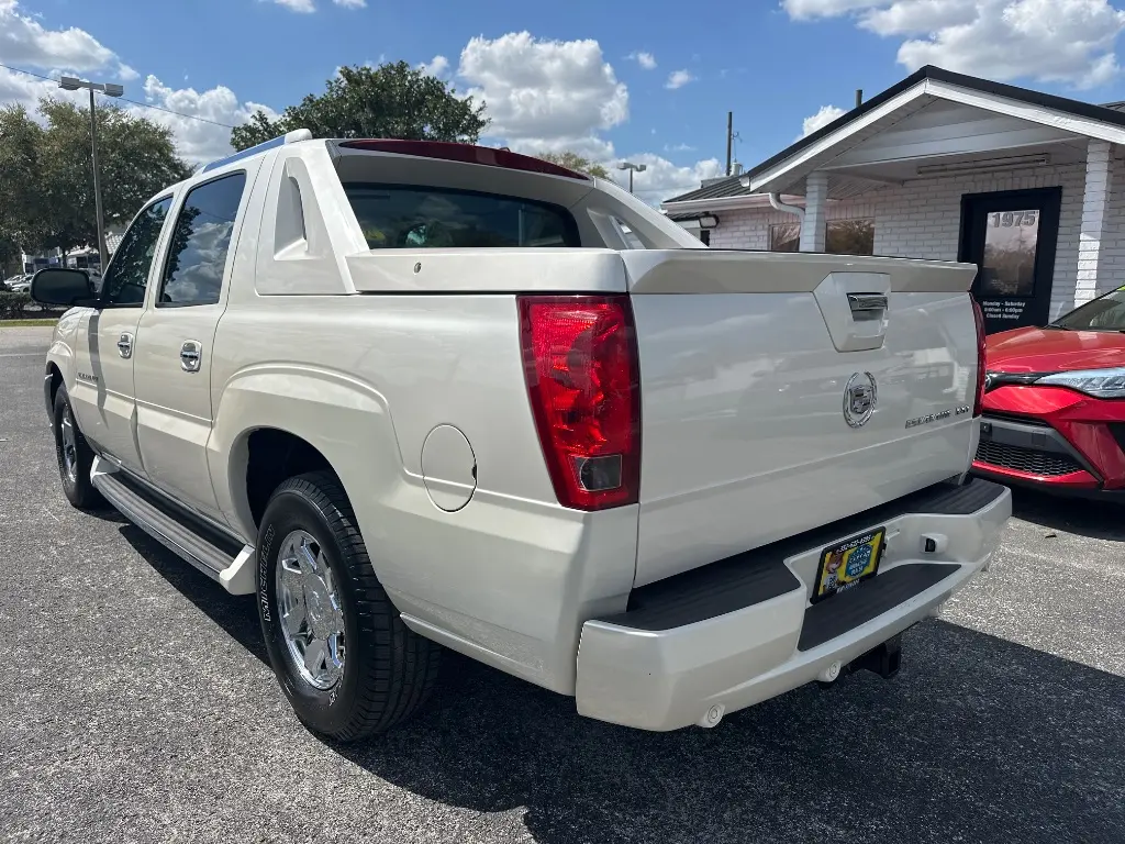2004 Cadillac Escalade EXT Base photo 5