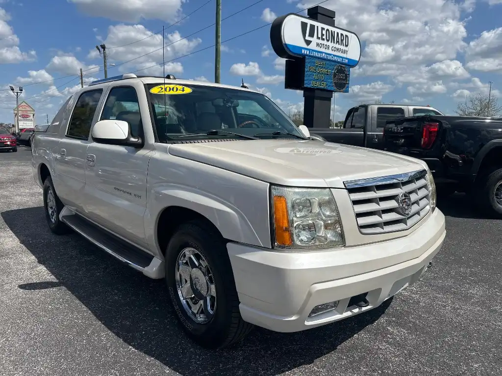 2004 Cadillac Escalade EXT Base's photo