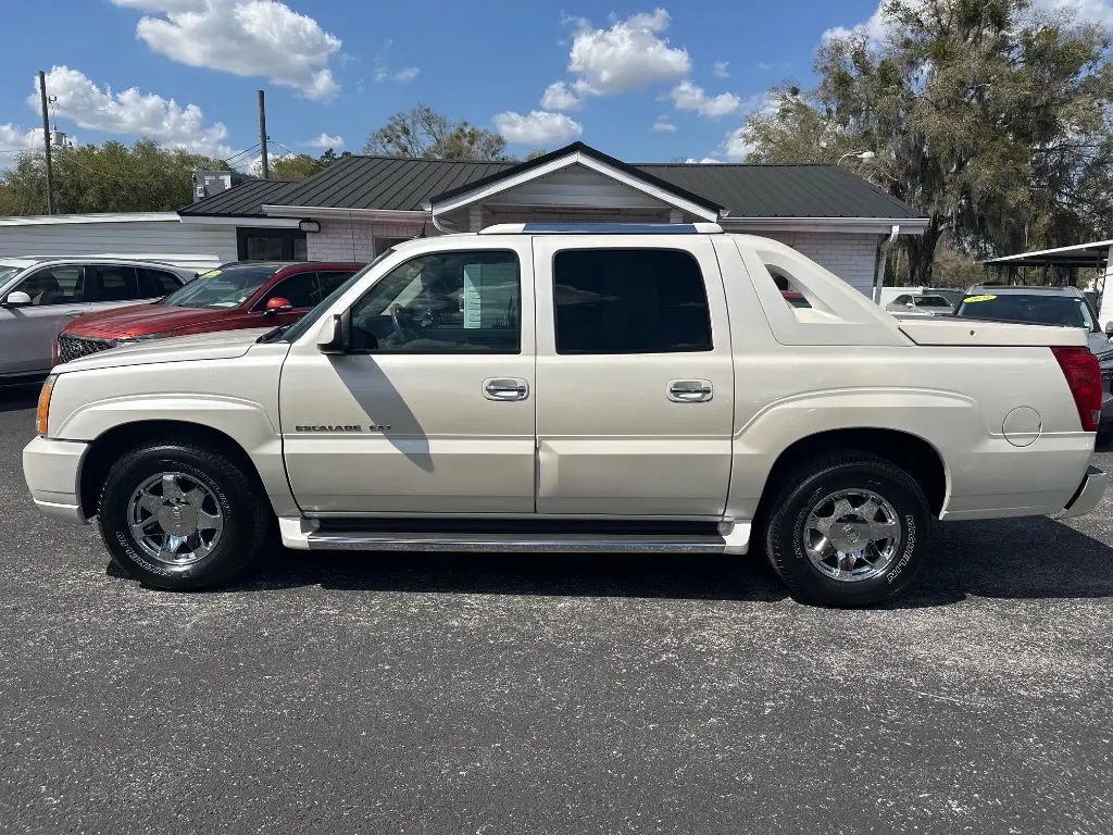 2004 Cadillac Escalade EXT Base photo 4