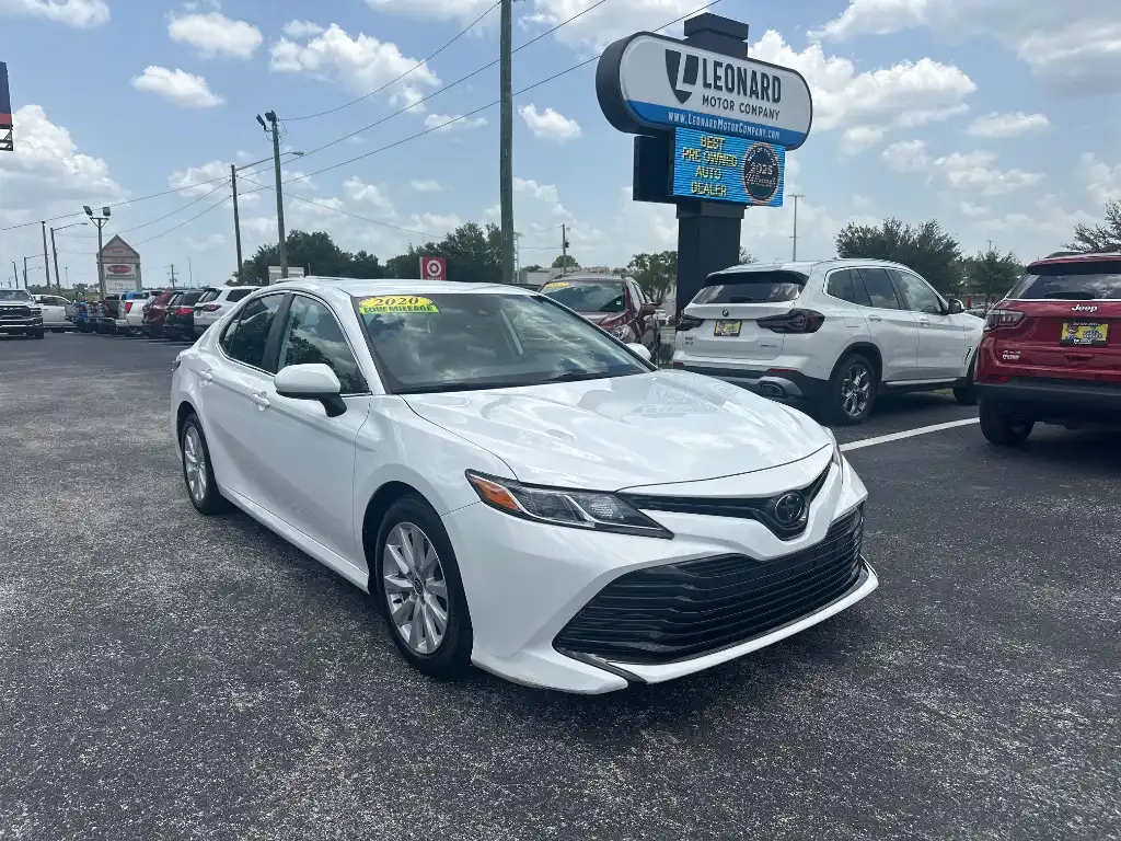 2020 Toyota Camry 2.5 Auto LE's photo