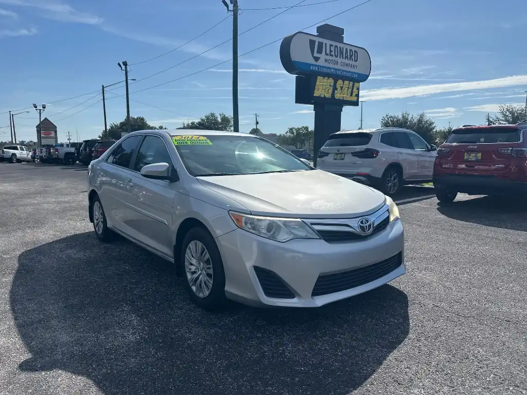 2014 Toyota Camry 2.5 Auto LE's photo