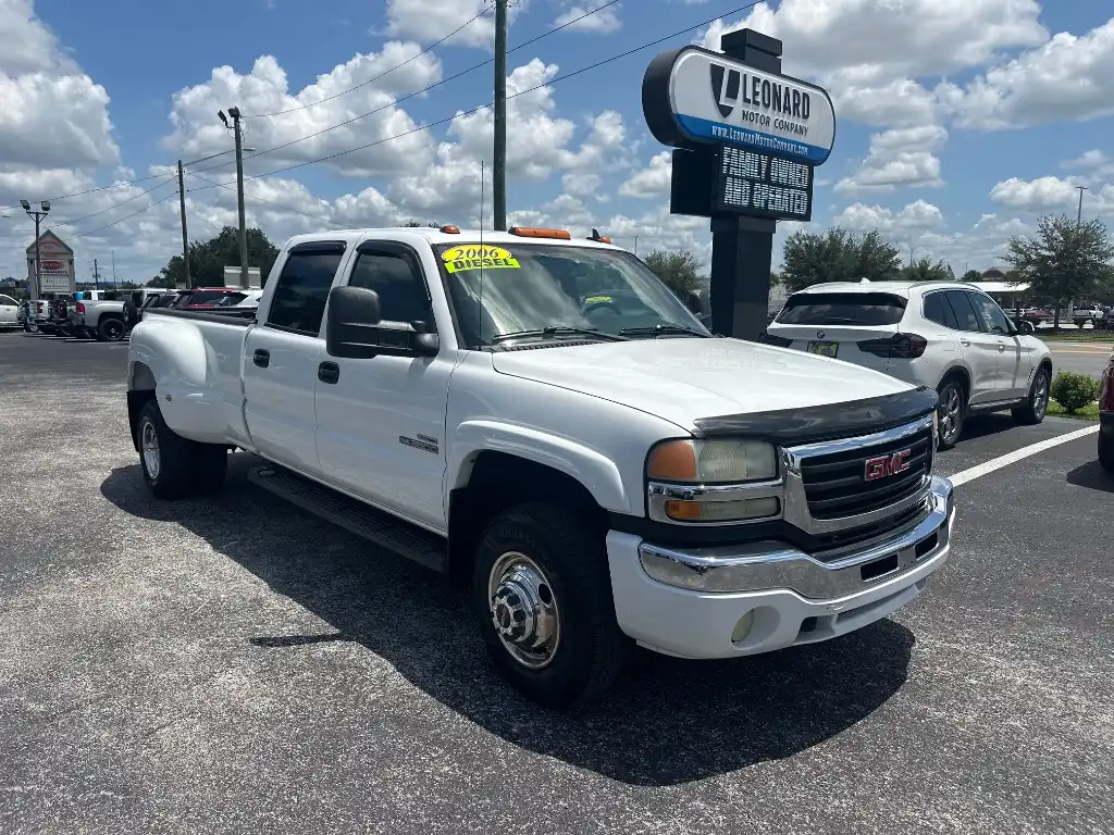 2006 GMC Sierra 2WD Crew Cab SLT DRW's photo