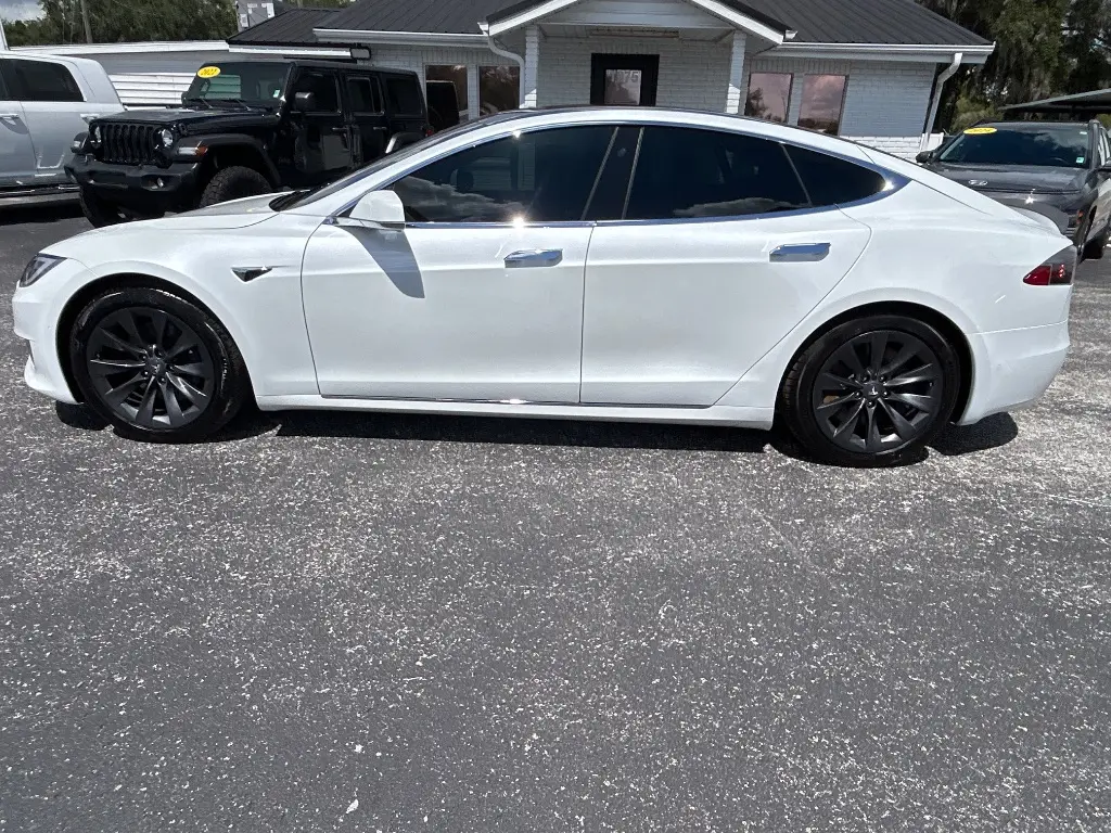 2020 Tesla Model S Long Range Plus photo 4