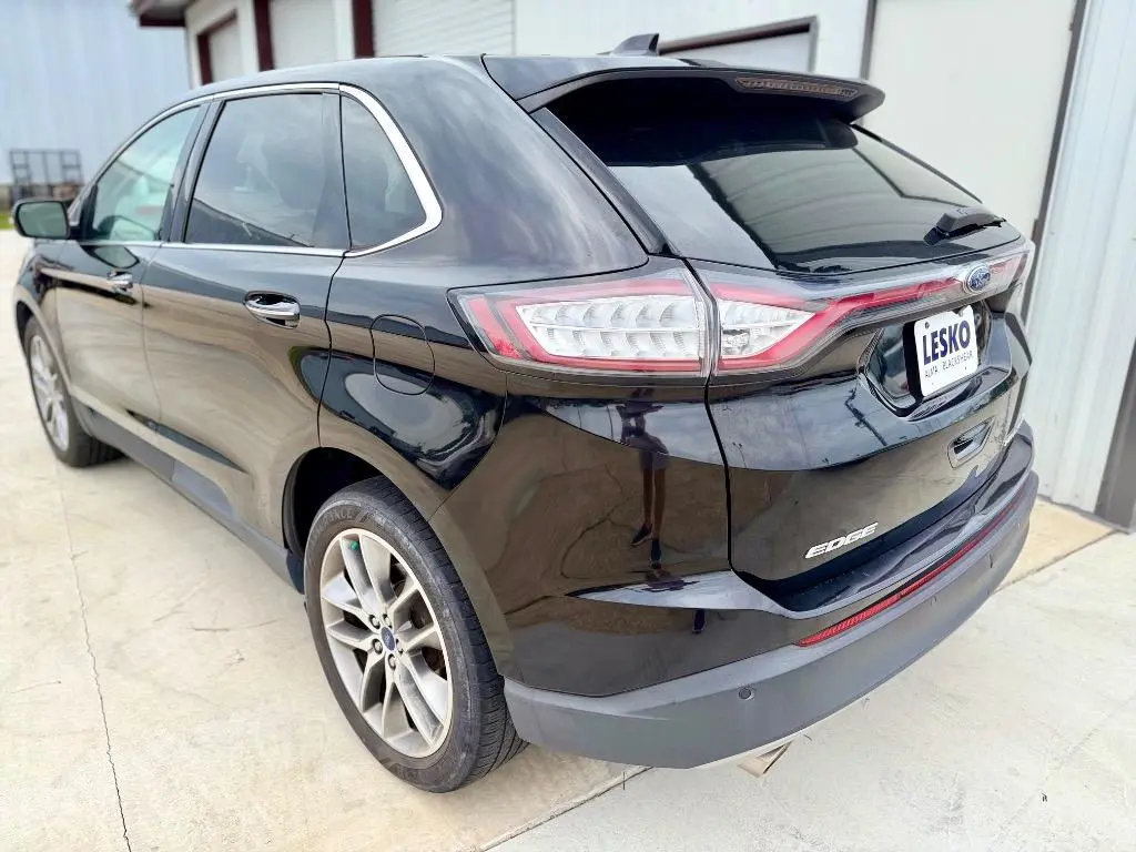 2017 Ford Edge Titanium photo 5